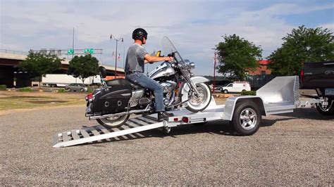 MC10 Motorcycle Trailer .